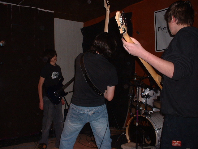 joeguitarup2.jpg